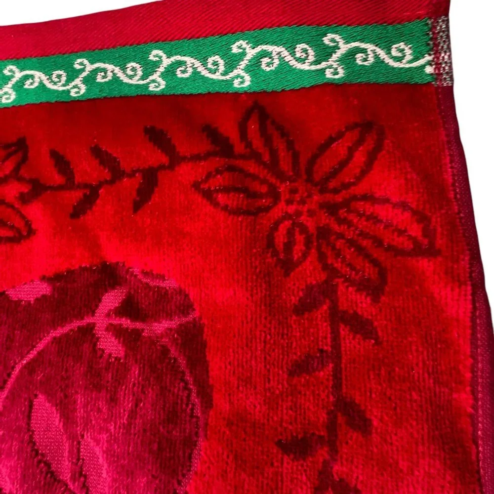 NOS Christmas Wreath Jacquard Bath Towels Set Of 2 Red Holiday Franco Mfg Turkey